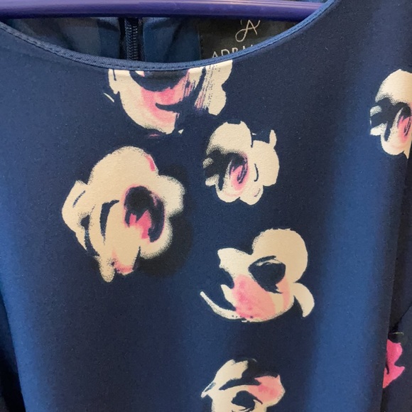 Cutest Floral Summer Sleeves Dress W size 8 - Picture 2 of 6